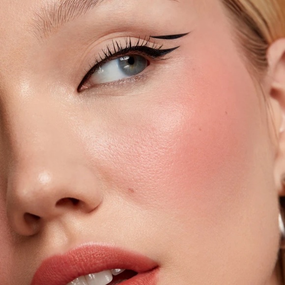 *MOVING SALE* R.E.M Beauty Cheek & Lip Stick - Leading Lady - NWT - Picture 3 of 5